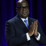 Le président de la République démocratique du Congo, Félix Tshisekedi, reçoit les félicitations lors du 74e petit-déjeuner national de prière annuel à l'hôtel Washington Hilton, le 5 février 2026 à Washington, DC. Getty Images via AFP - ALEX WONG